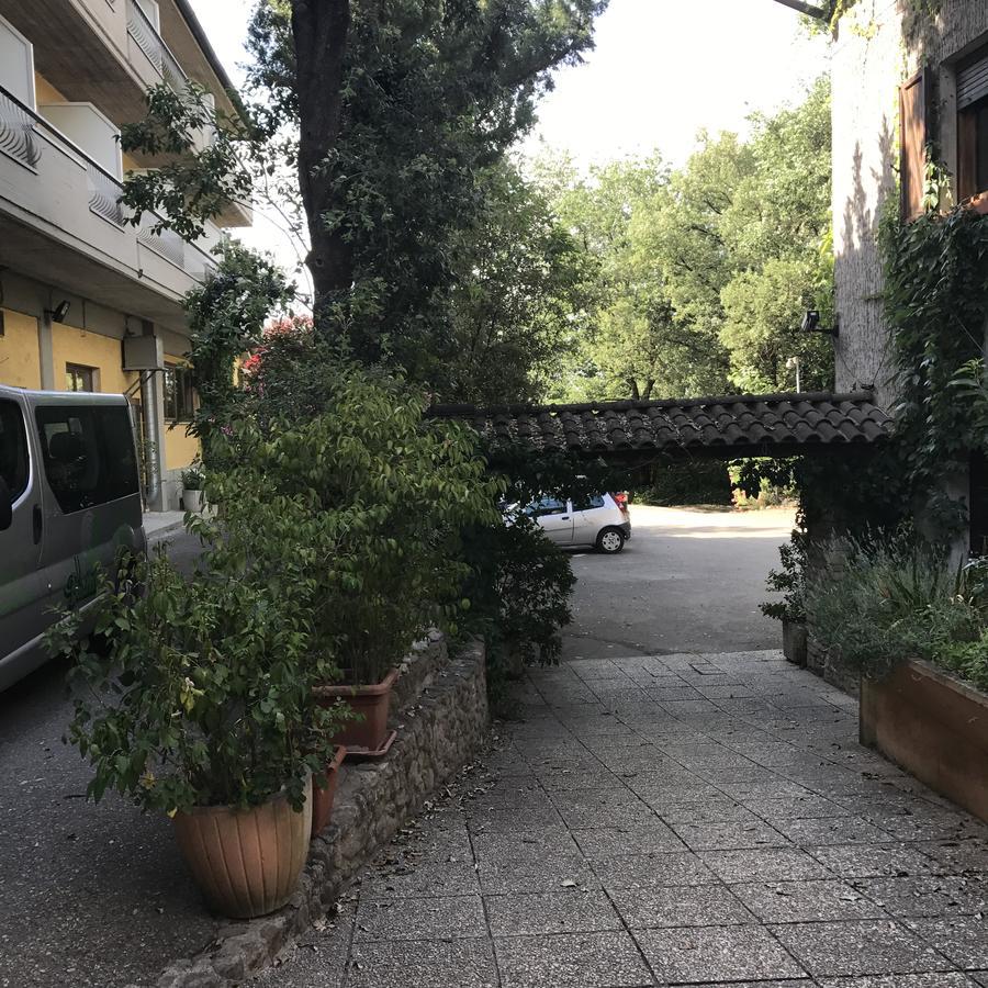 Hotel Ristorante il boschetto Città di Castello Esterno foto