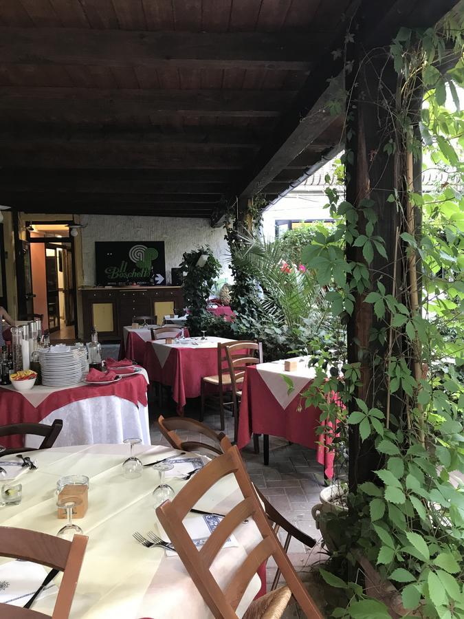 Hotel Ristorante il boschetto Città di Castello Esterno foto